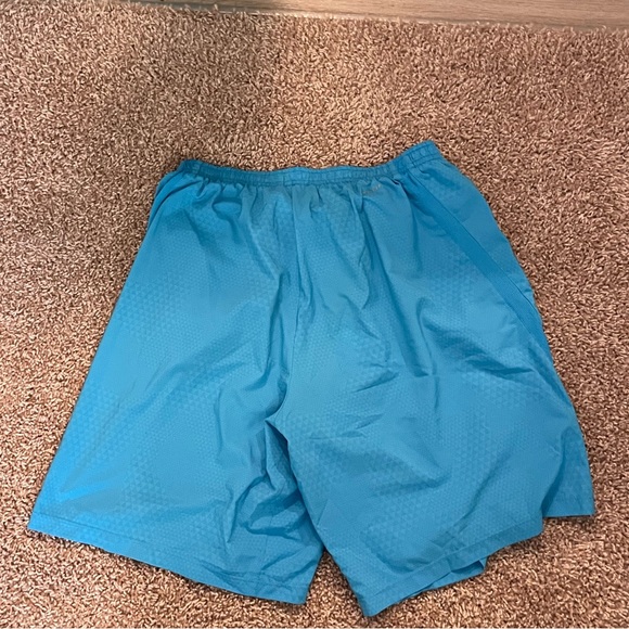 Mens Nike Dri-Fit running short large - Picture 3 of 3